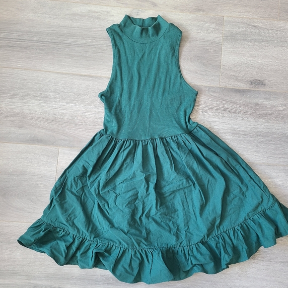 ZARA VOLUMINOUS DRESS IN DARK GREEN - Picture 5 of 5